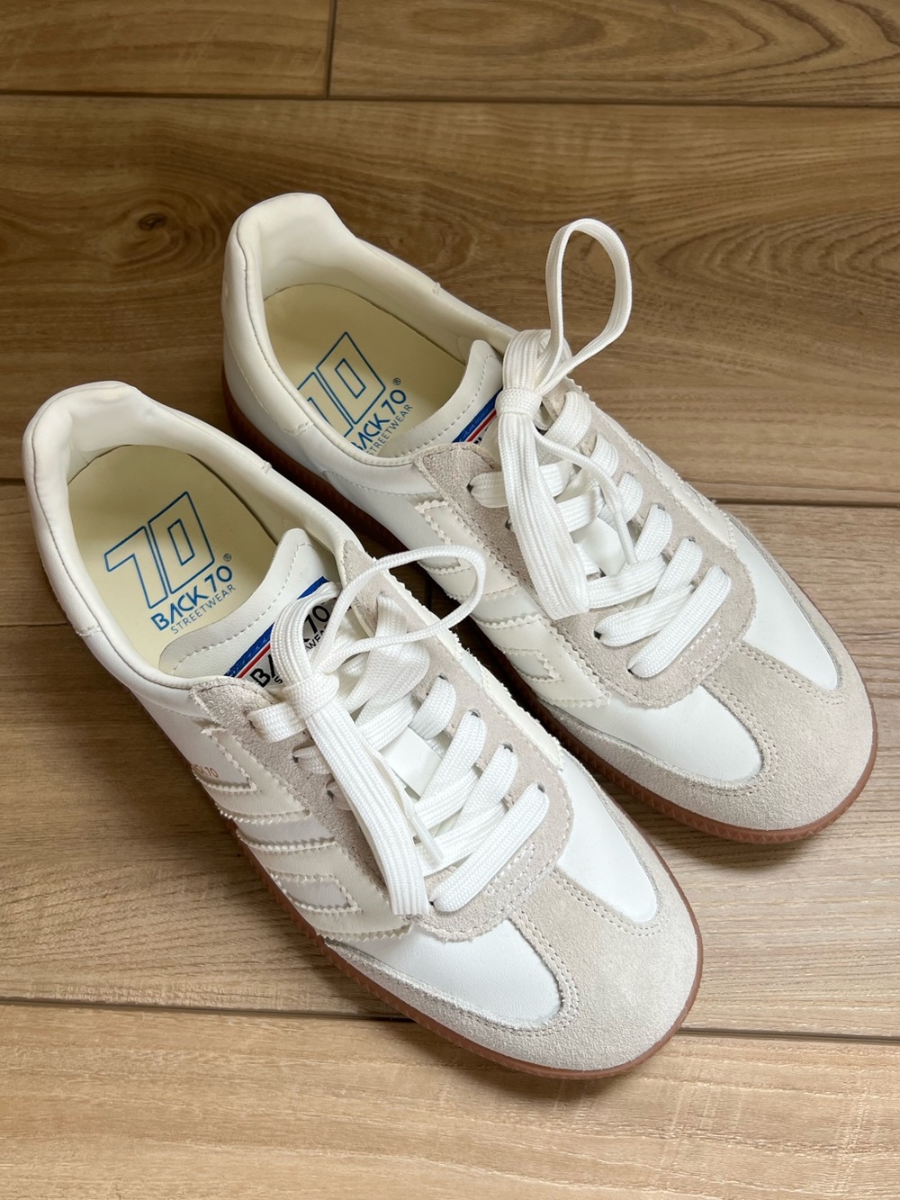 White Back 70 Sneakers - Picture 6 of 10